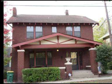 Main picture of 311 E Daisy L Gatson Bates Dr