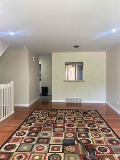 Main picture of 930 W 133rd Cir