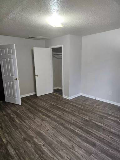 Main picture of 215 1/2 Memory Dr