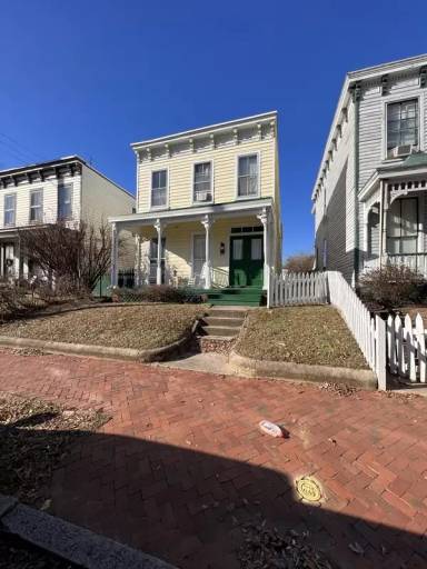 Main picture of 112 S Laurel St