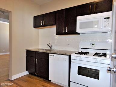 Main picture of 4433 W Fullerton Ave