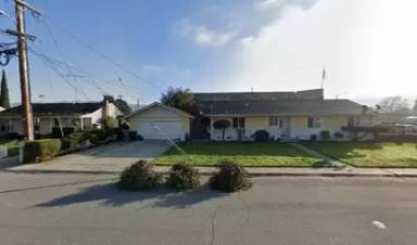 Main picture of 8 Cedar Ln