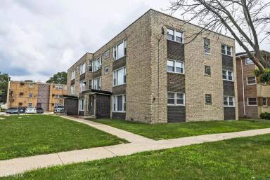 Main picture of 14133 S School St