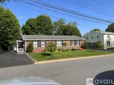 Main picture of 6 Campfield Dr