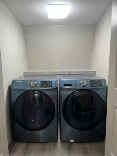 Main picture of 315 W Monument St