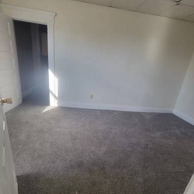 Main picture of 14 W Main St