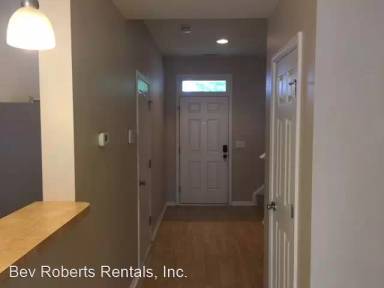Main picture of Keystone Park Dr Townhouses