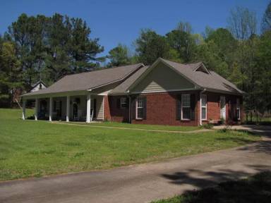 Main picture of 700 Meadowlake Cv