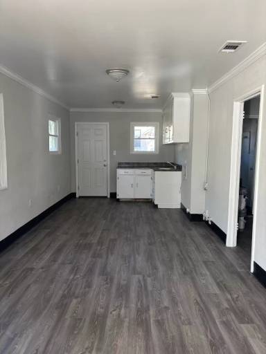 Main picture of 1610 N Madison St