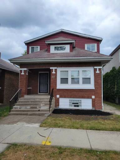 Main picture of 10237 S Yale Ave