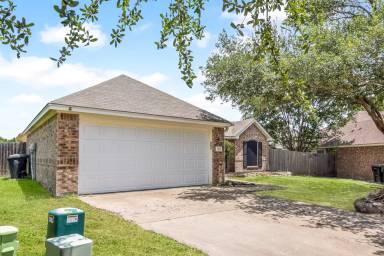 Main picture of 5711 Ellington Ct