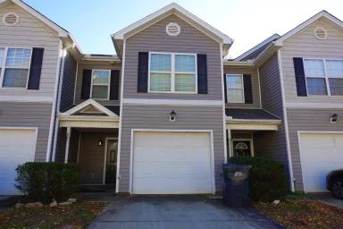 Main picture of 6 Greensboro Ct