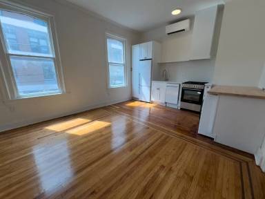 Main picture of 1223 N Franklin St