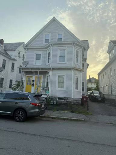 Main picture of 110 Pleasant St