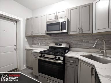 Main picture of Edgewater Gardens Apartments