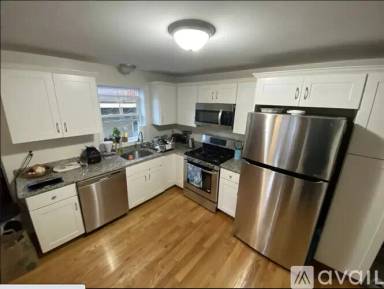 Main picture of 24 Beacon Pl