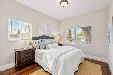 Main picture of 430 Jerome St