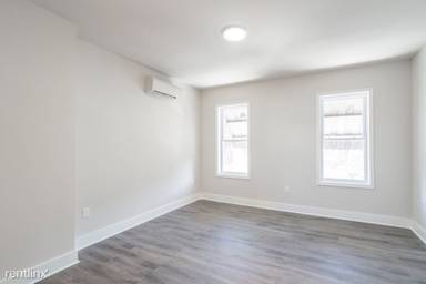 Main picture of 2862 N Stillman St