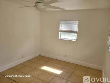 Main picture of 211 NE 16th Ct