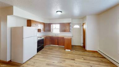 Main picture of 907 Collins Ave