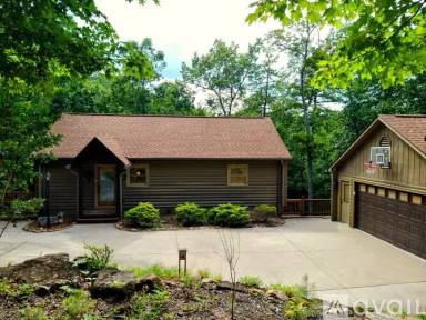 Main picture of 386 Arbor Dr