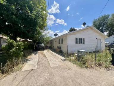 Main picture of 741 Elm St