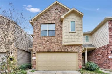 Main picture of 8023 Villa Lago Ln