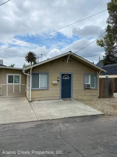 Main picture of 709 School St