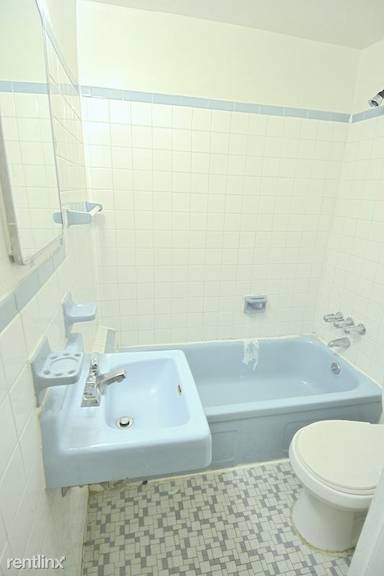 Main picture of 330 S 17th St