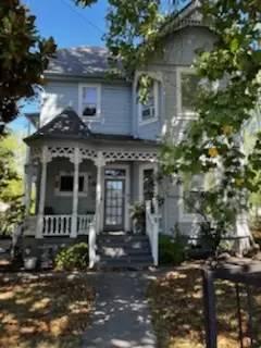 Main picture of 429 Henderson St