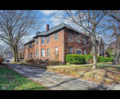 Main picture of 1404 Broadway St