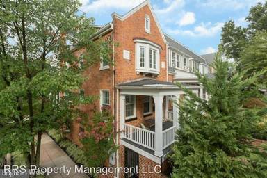 Main picture of 2444 Tunlaw Rd NW
