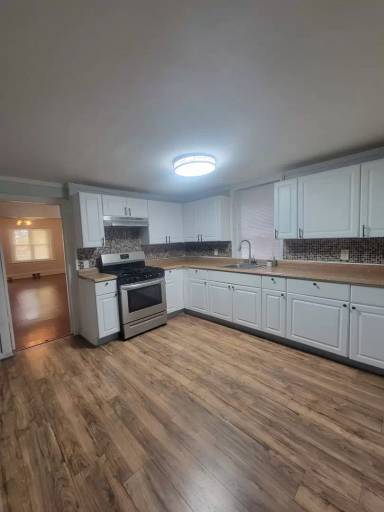 Main picture of 1348 E 6th St