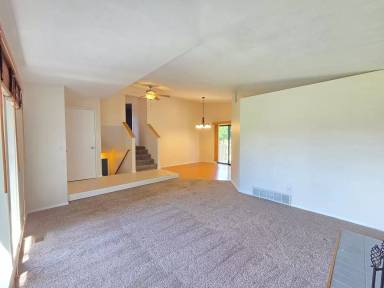 Main picture of 4908 W Lamar Ave