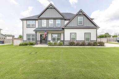 Main picture of 105 Pearl Moss Ln