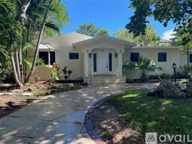 Main picture of 330 Redwood Ln