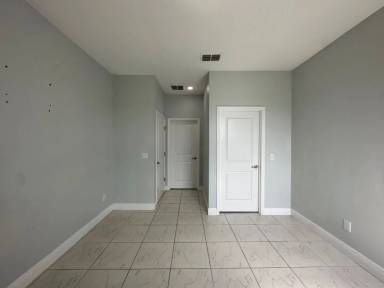 Main picture of 651 Yak Ct