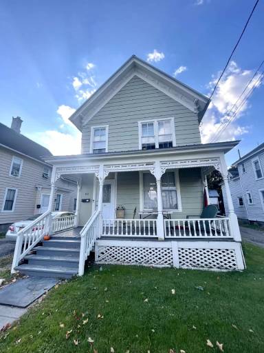 Main picture of 12 Reynolds Ave