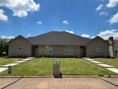 Main picture of 13 Fernwood Dr