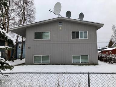 Main picture of 714 N Hoyt St