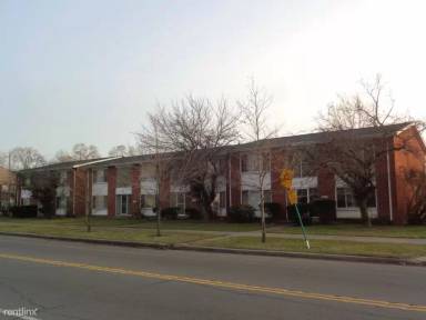 Main picture of 18423 W Chicago St