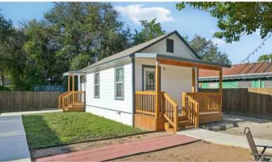 Main picture of 1006 Center St