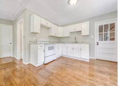 Main picture of 2936 Glendale Ave NW