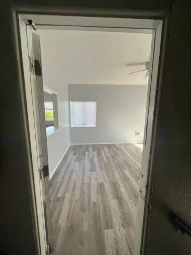Main picture of 453 W Cowles St