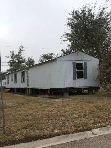 Main picture of 1800 N Live Oak St
