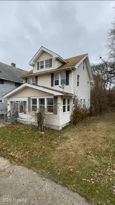 Main picture of 9801 Pratt Ave