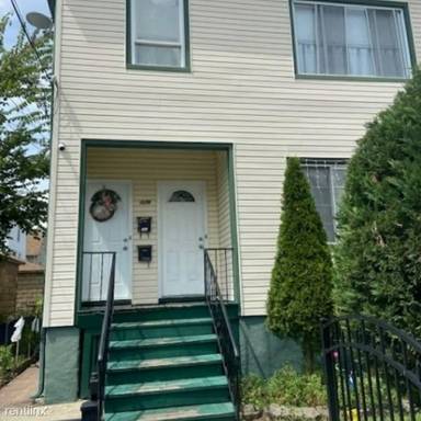 Main picture of 176 Spring St