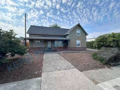 Main picture of 105 NE Victory Ave