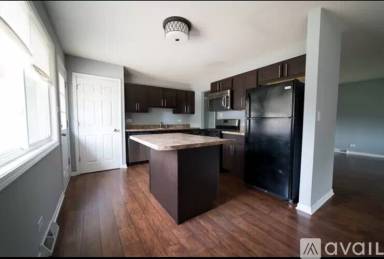 Main picture of 543 N Virginia Ave