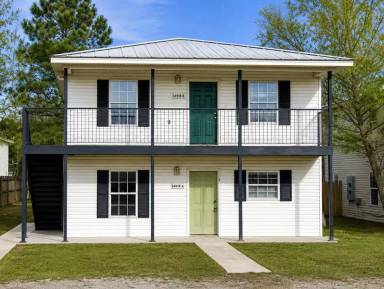 Main picture of 14918 Stacey St